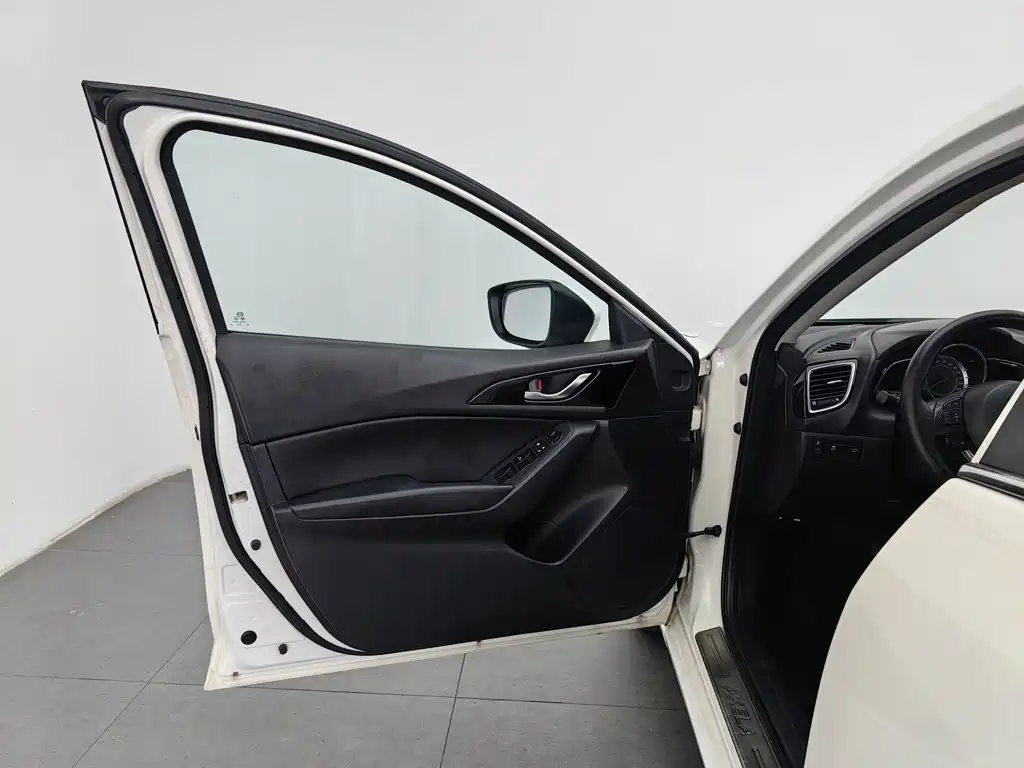 Mazda 3 Axela — миниатюра 8