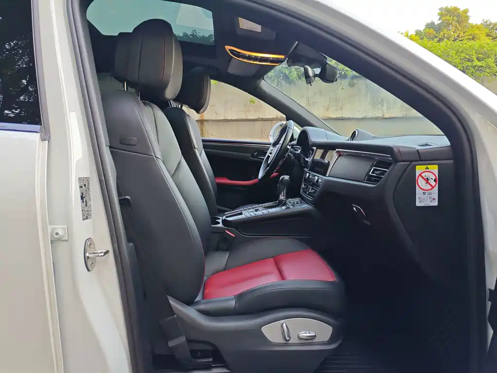 Porsche Macan — миниатюра 8