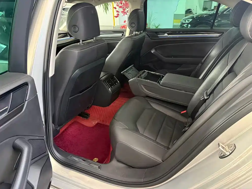 Volkswagen Phideon — миниатюра 5