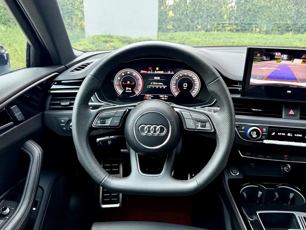 Audi A4L 2024 — фото 12