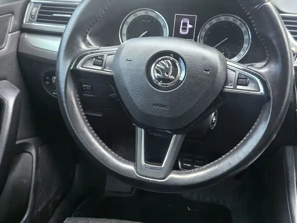 Skoda Superb — миниатюра 15