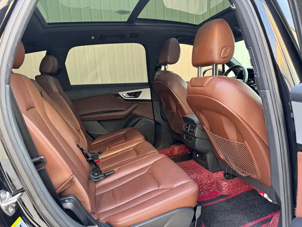 Audi Q7 — миниатюра 13