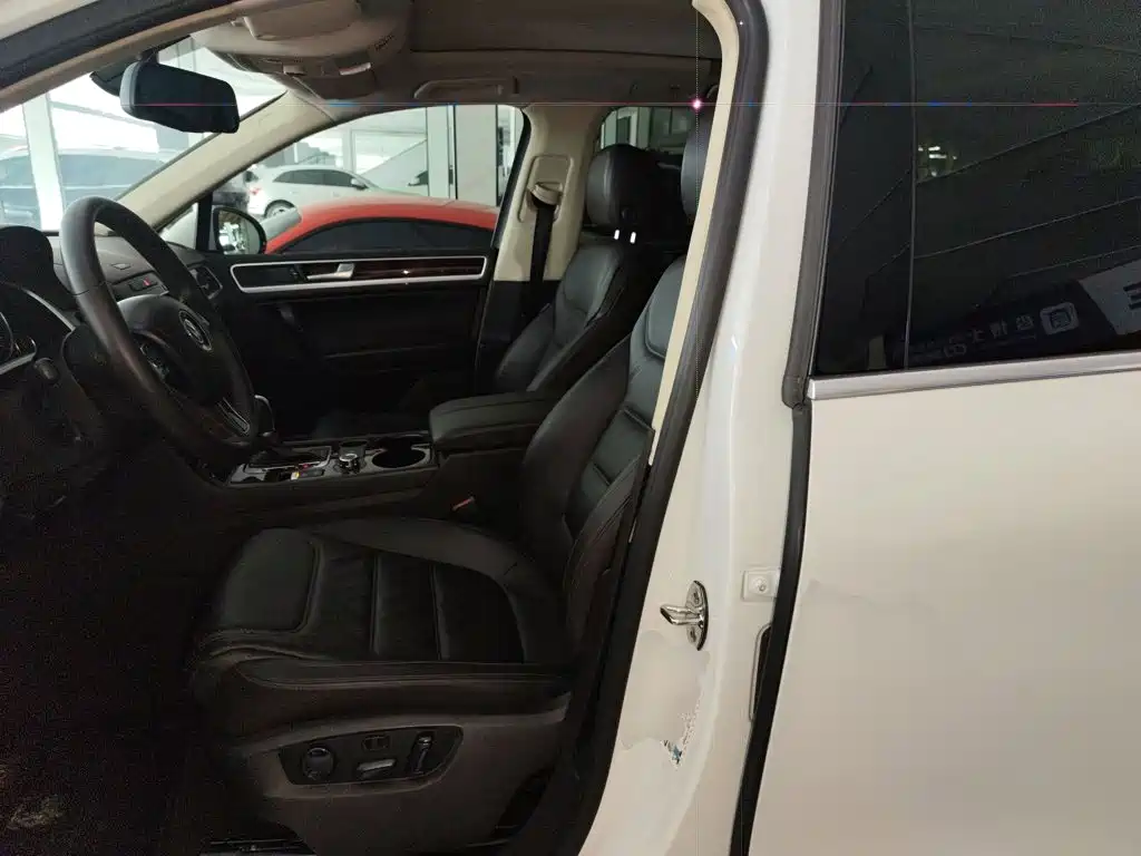 Volkswagen Touareg — миниатюра 14