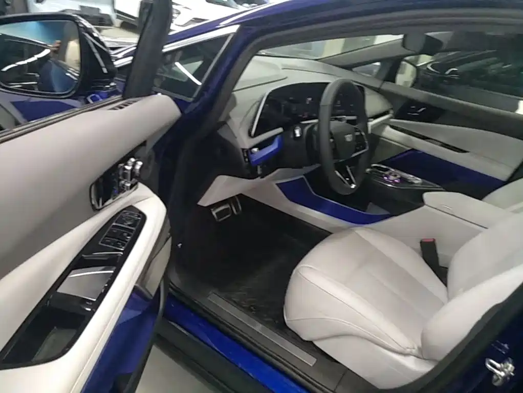 Cadillac IQ — миниатюра 16