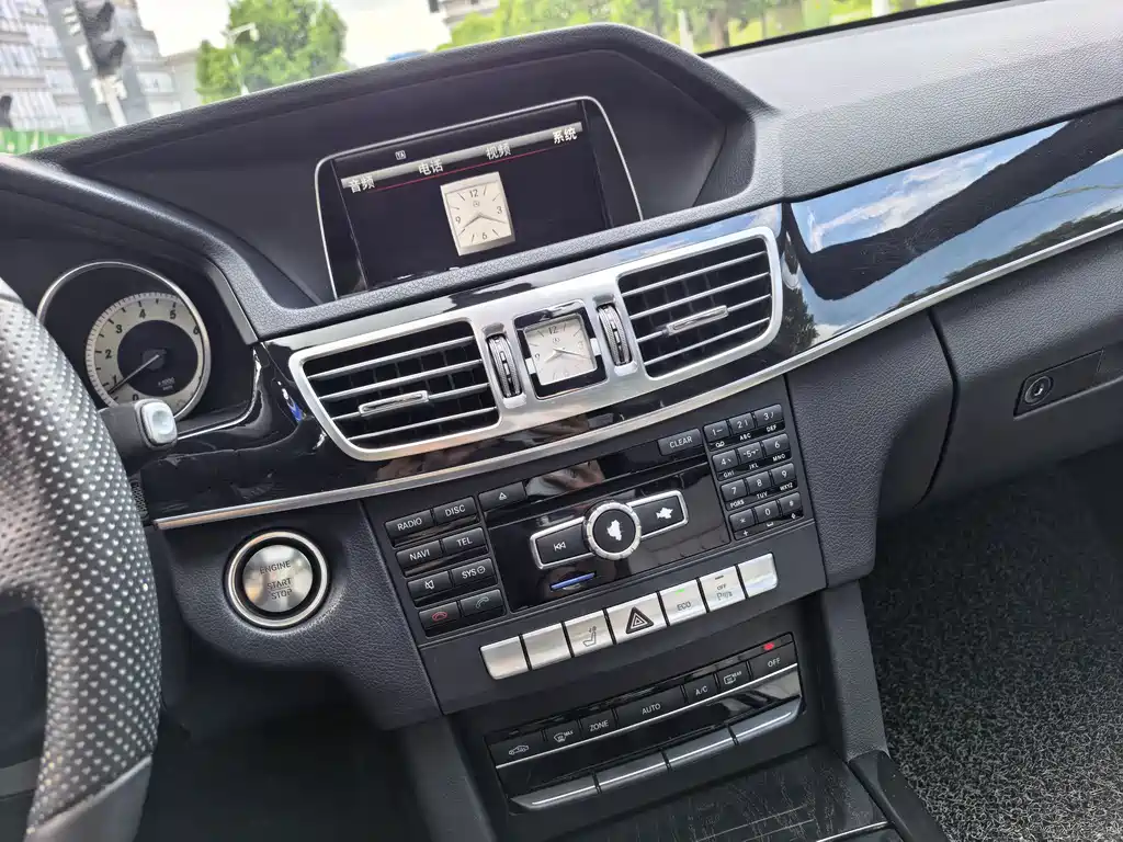 Mercedes-Benz E-Class — миниатюра 17