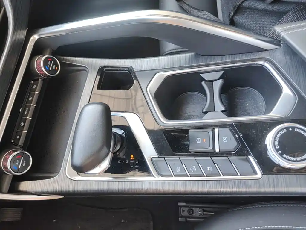 Geely Xingyue — миниатюра 14