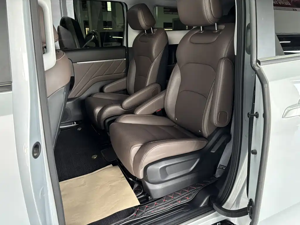 Wuling Xingguang 730 New Energy — миниатюра 7