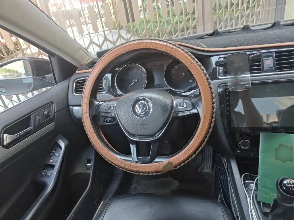 Volkswagen Sagitar — миниатюра 6