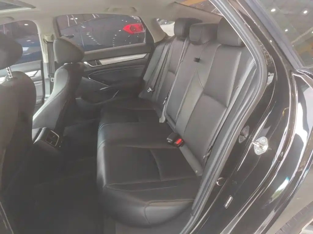 Honda Accord — миниатюра 17
