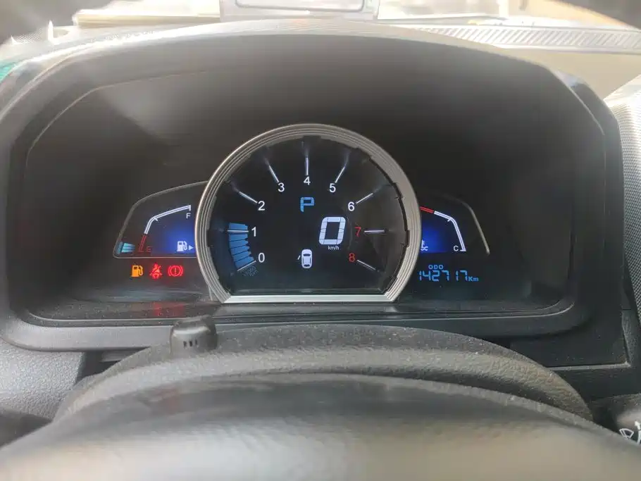 Luxgen U6 — миниатюра 14
