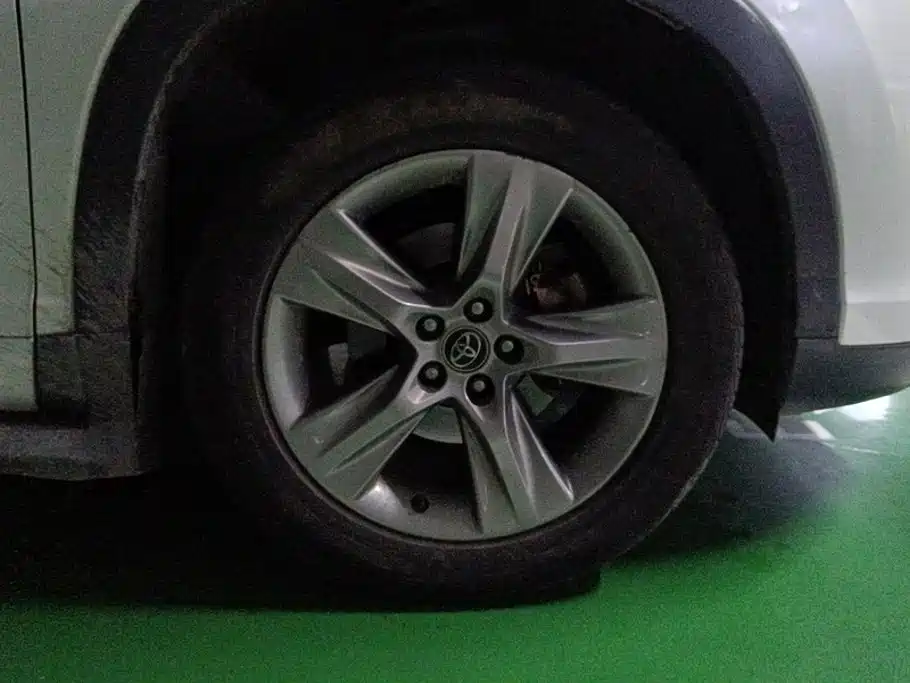 Toyota Highlander — миниатюра 6
