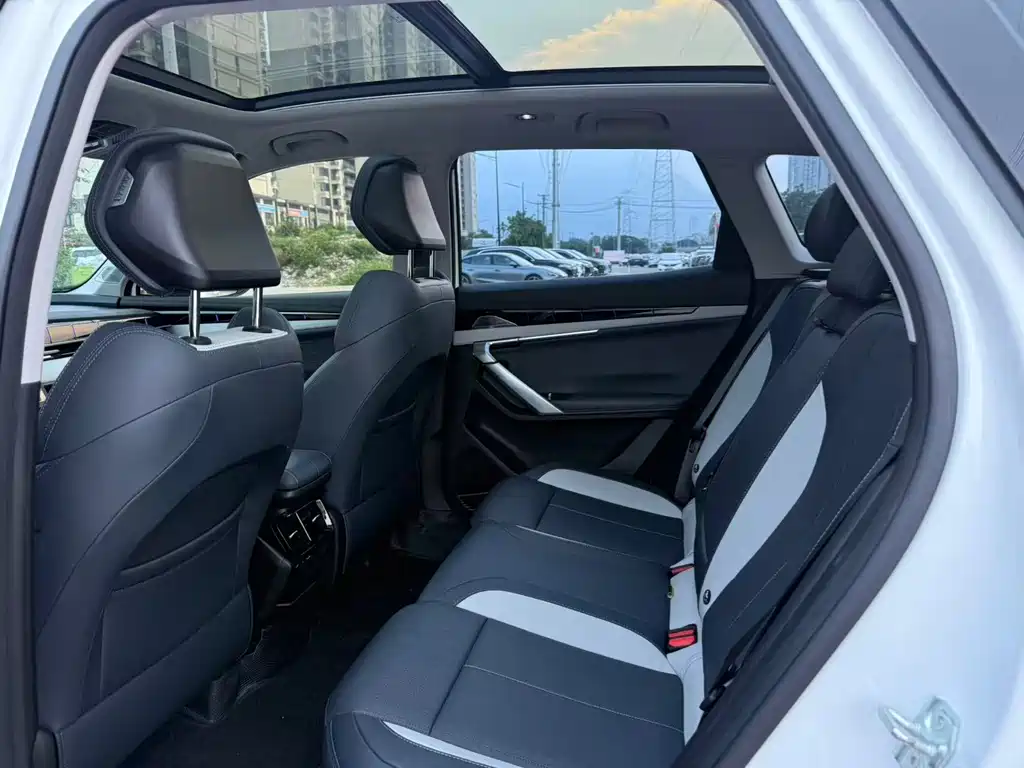 Geely Boyue L — миниатюра 5