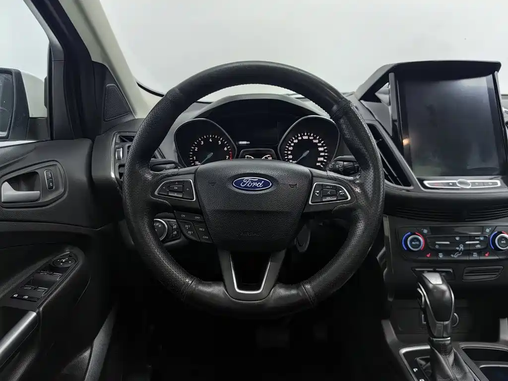 Ford Kuga — миниатюра 11