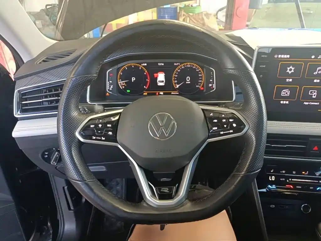 Volkswagen Tiguan L — миниатюра 11