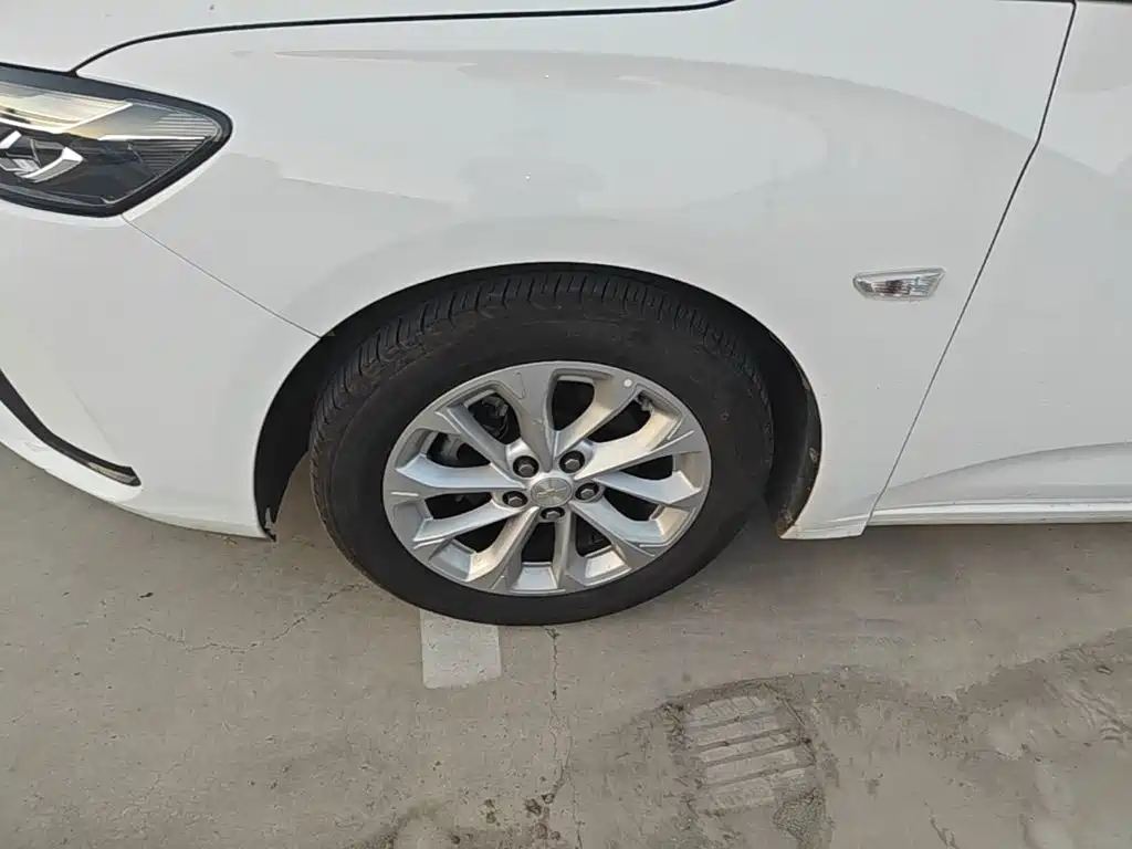 Chevrolet Monza — миниатюра 23