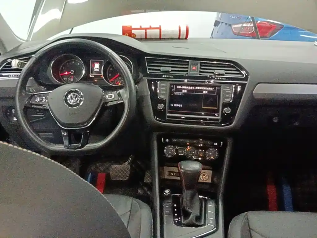 Volkswagen Tiguan L — миниатюра 10