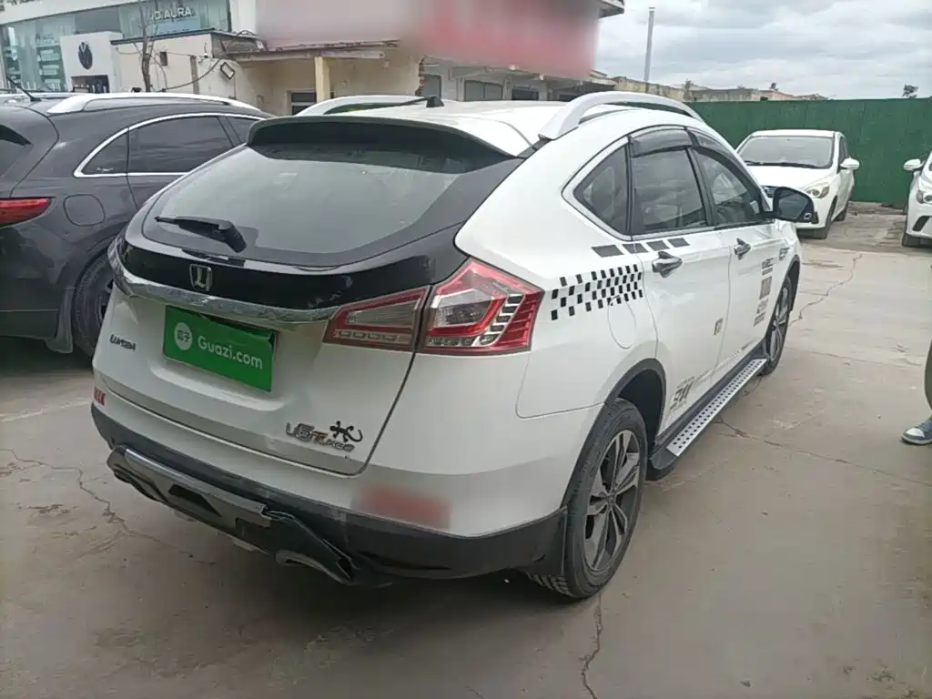 Luxgen U6 — миниатюра 5
