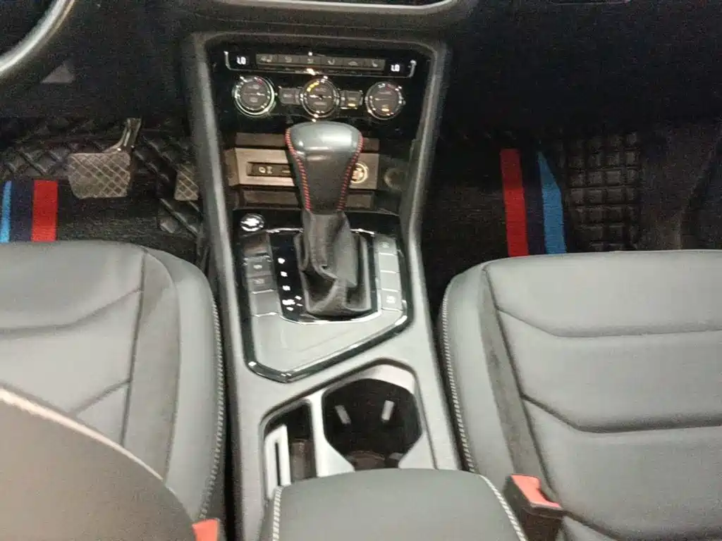 Volkswagen Tiguan L — миниатюра 14