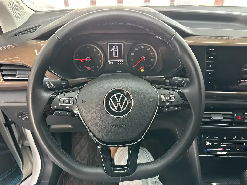 Volkswagen Tharu — миниатюра 17