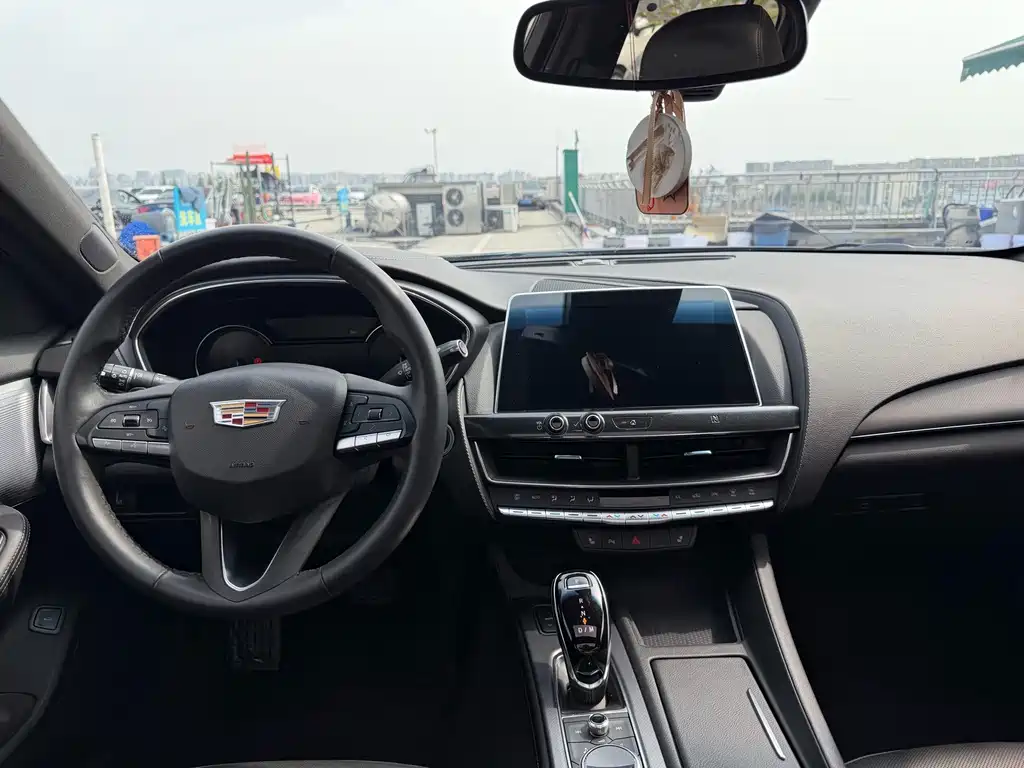Cadillac CT5 — миниатюра 11