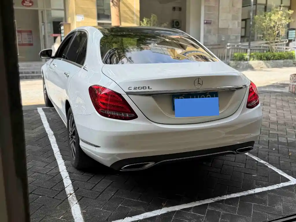 Mercedes-Benz C-Class — миниатюра 5