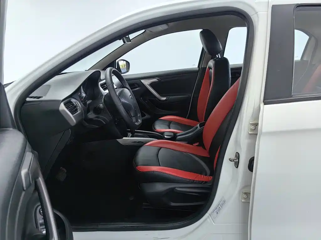 Citroen Elysee — миниатюра 10
