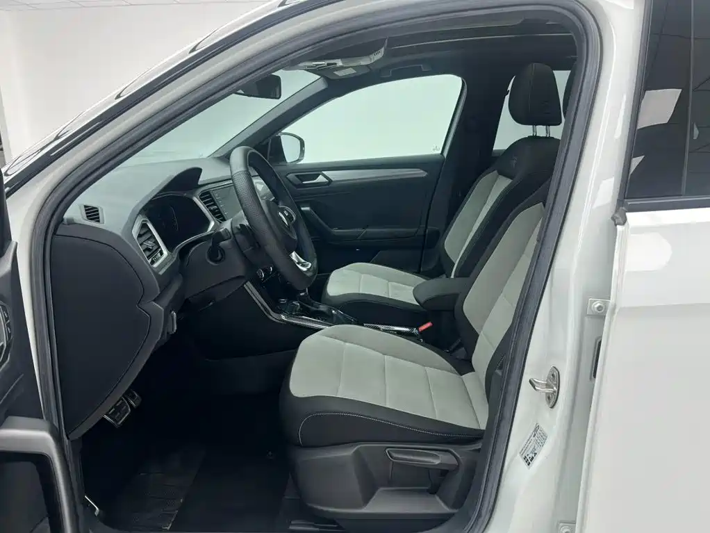 Volkswagen T-Roc — миниатюра 14