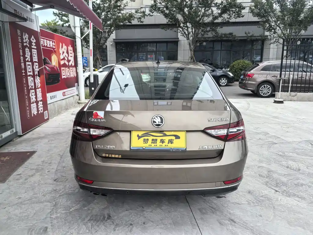 Skoda Superb — миниатюра 6