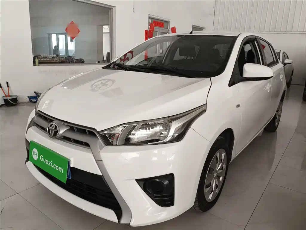 Toyota Yaris L 2015