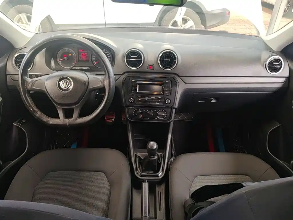 Volkswagen Jetta — миниатюра 10