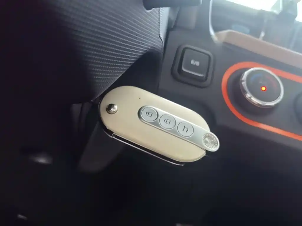 Wuling MINIEV — миниатюра 9