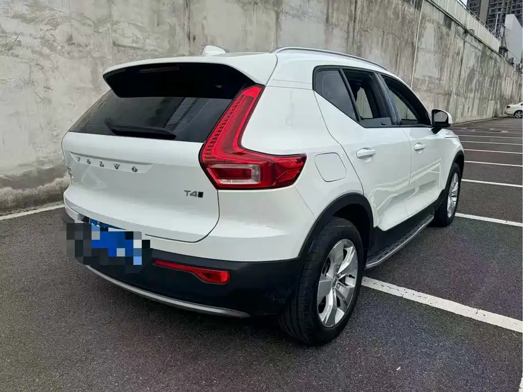 Volvo XC40 T4 4WD Smart Drive Fashion Edition, фото 2