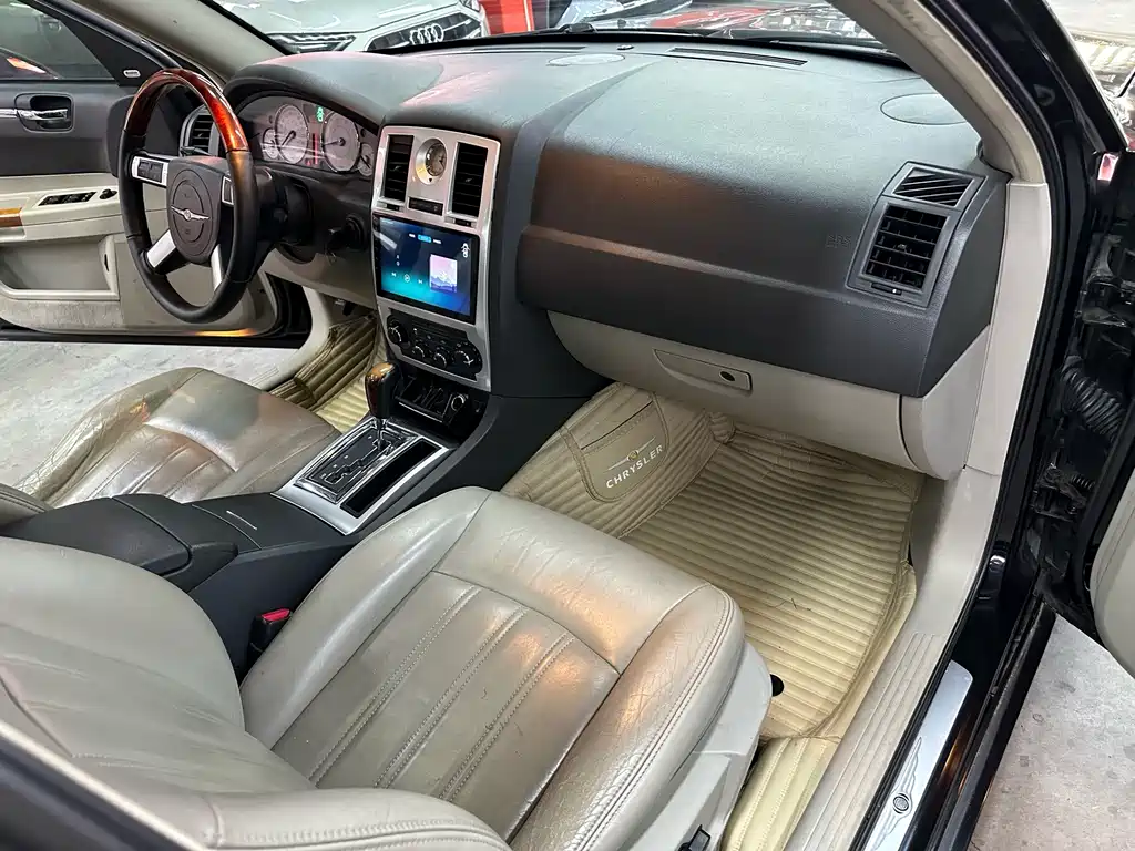 Chrysler 300C — миниатюра 9