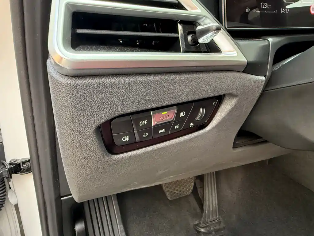 BMW 3 Series — миниатюра 21