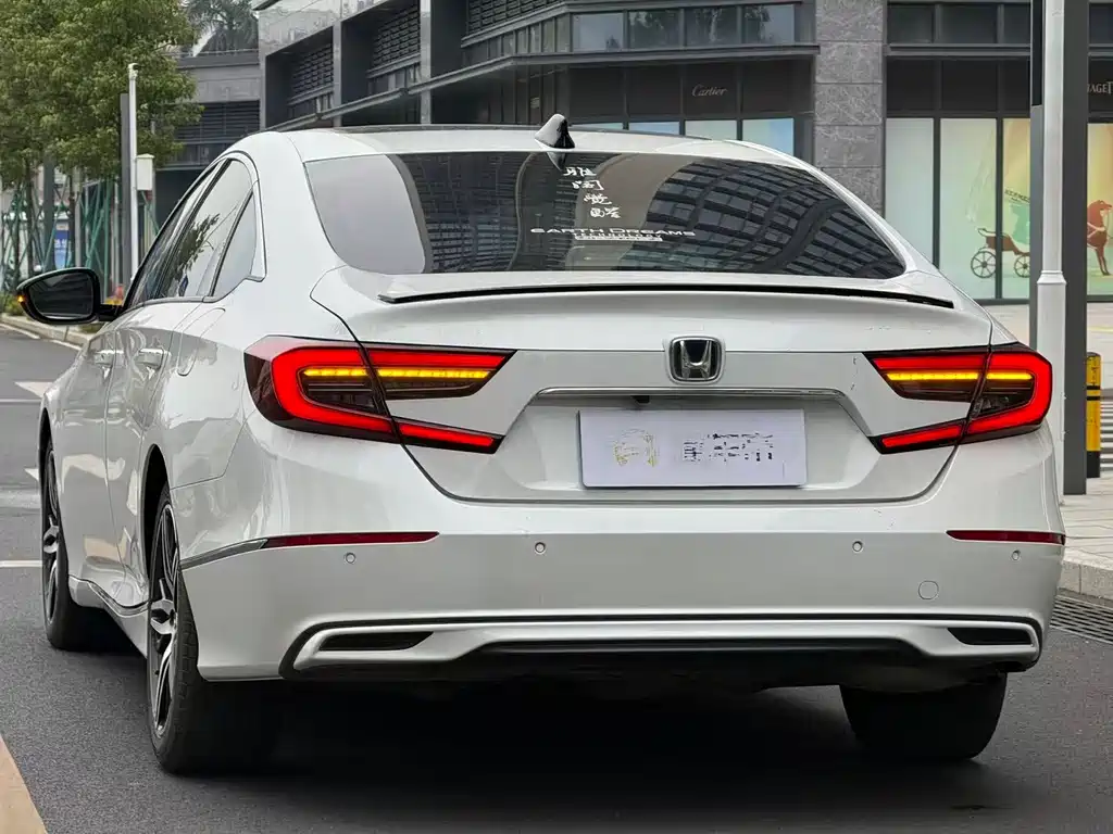 Honda Accord — миниатюра 8