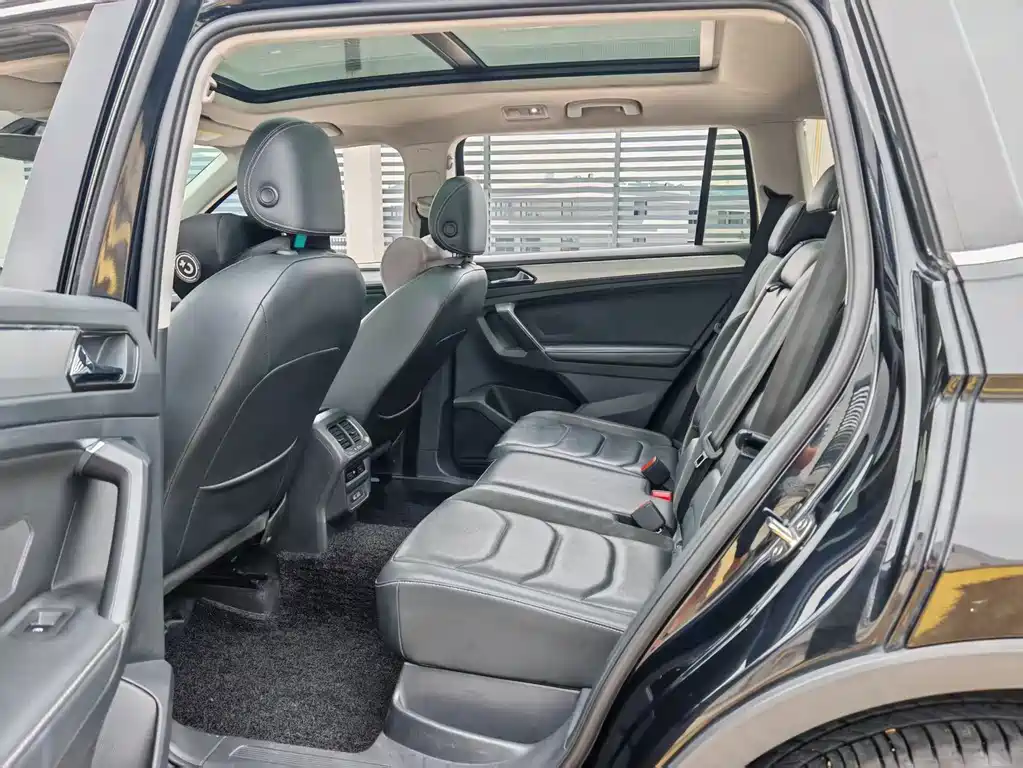 Volkswagen Tiguan L — миниатюра 5