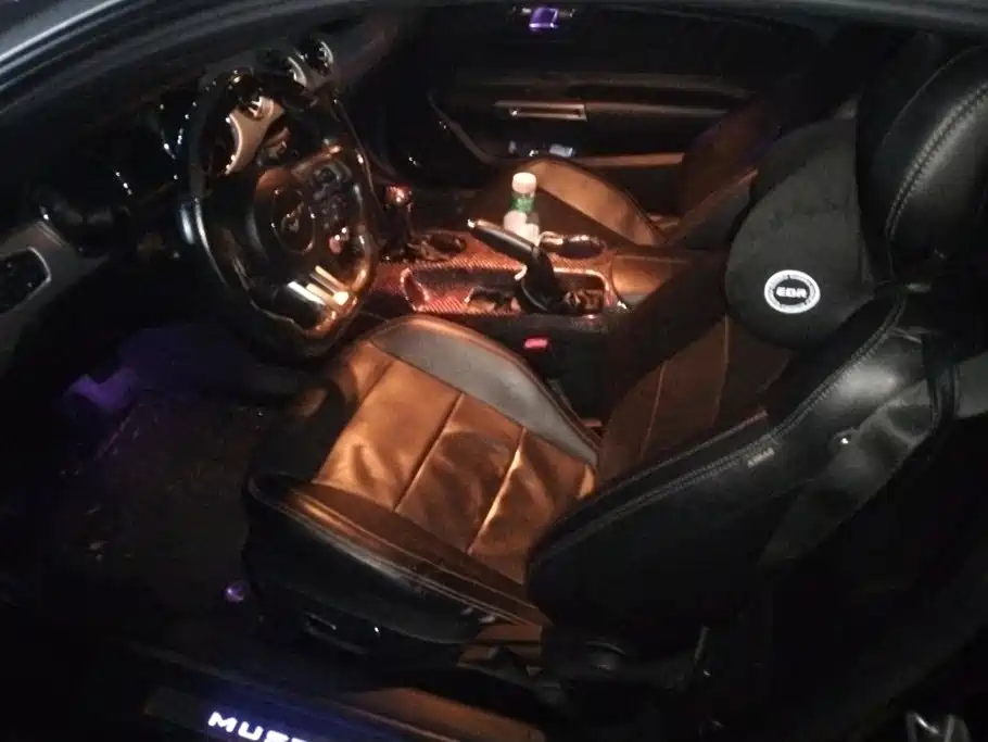 Ford Mustang — миниатюра 9