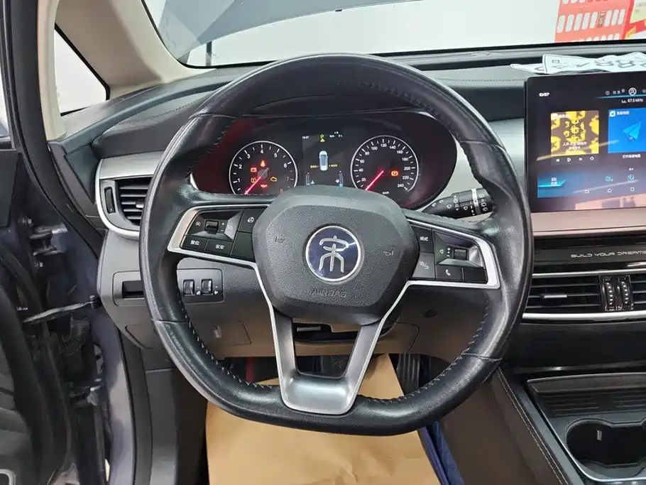 BYD MAX — миниатюра 15