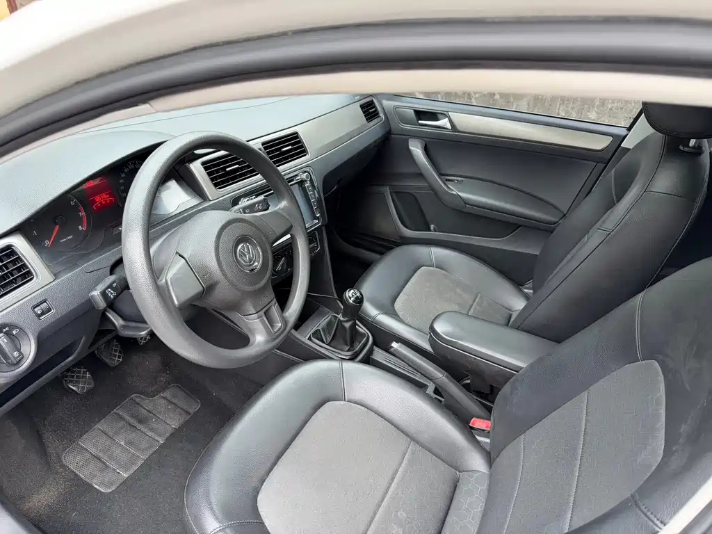 Volkswagen Santana — миниатюра 7