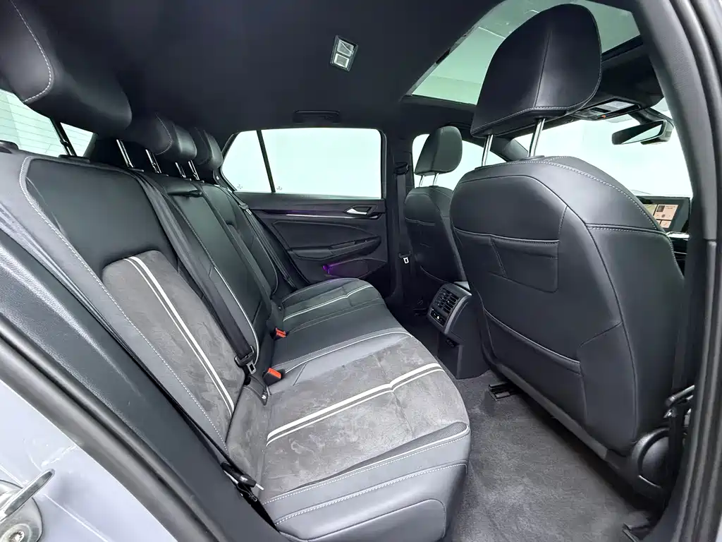 Volkswagen Golf — миниатюра 12