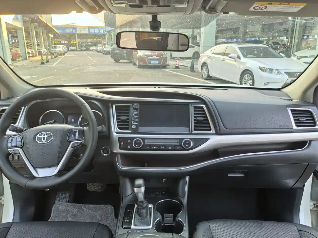 Toyota Highlander — миниатюра 7
