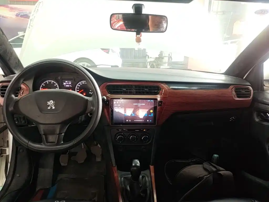 Peugeot 301 — миниатюра 10