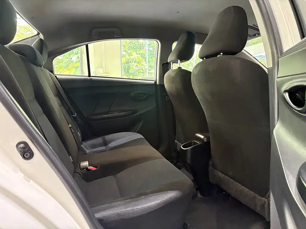 Toyota Yaris L — миниатюра 22