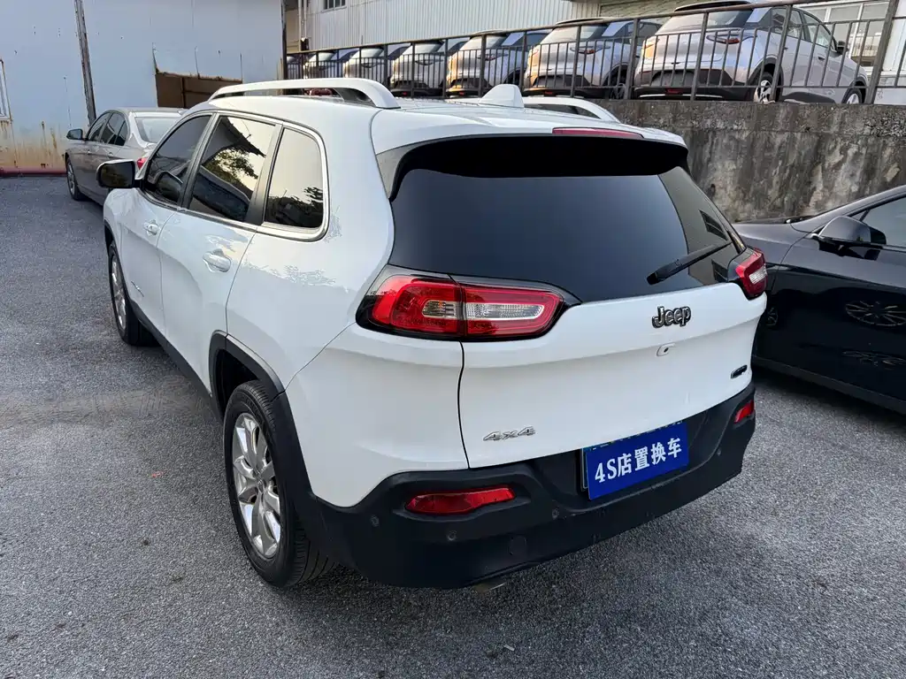 Jeep Cherokee (Import) — миниатюра 4