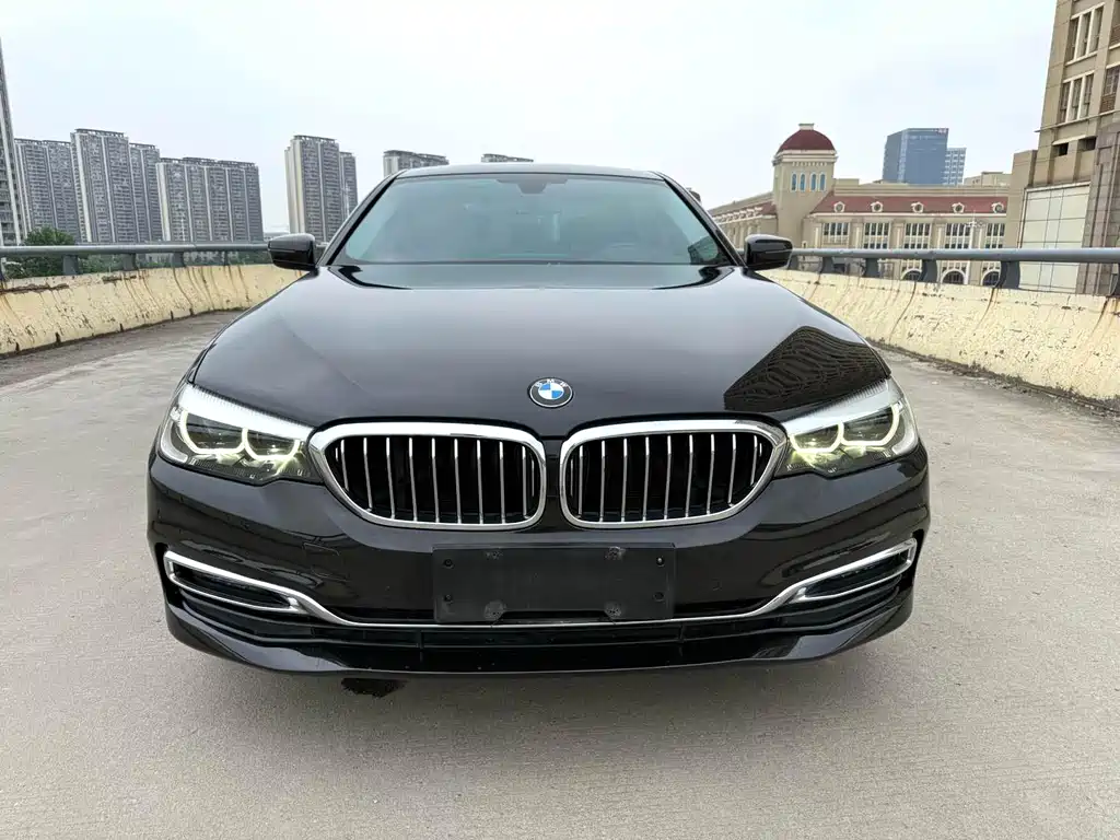 BMW 5 Series — миниатюра 2
