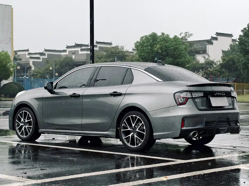 Lynk & Co 03 — миниатюра 6
