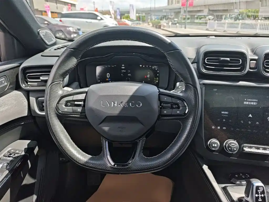 Lynk & Co 03 — миниатюра 11
