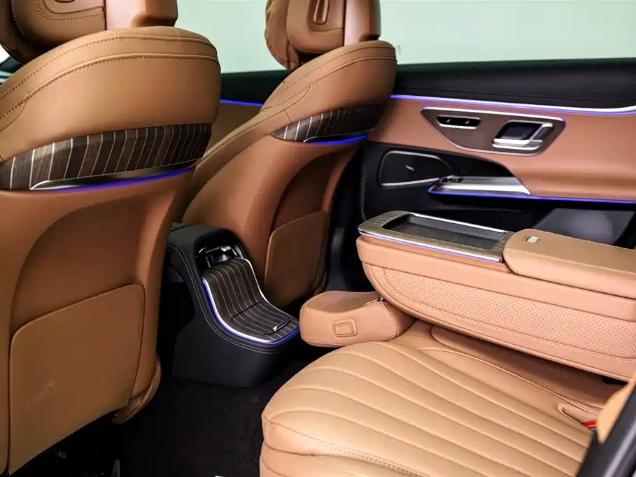 Mercedes-Benz E-Class E 2025 E 300 L Fashion