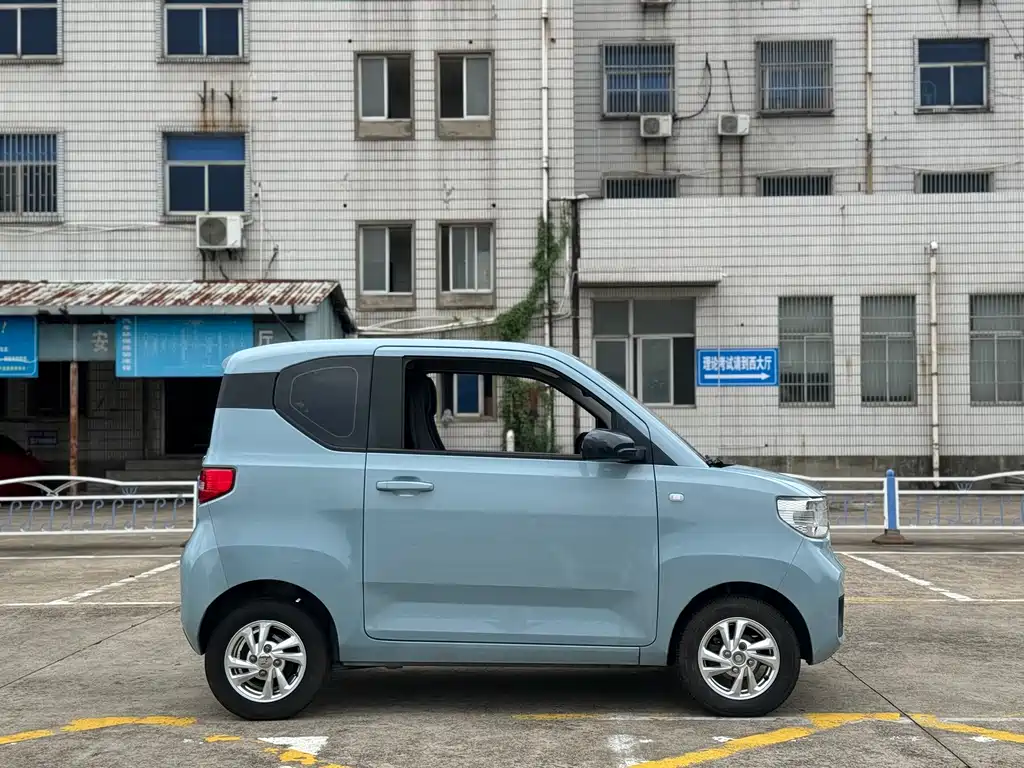 Wuling MINIEV — миниатюра 8