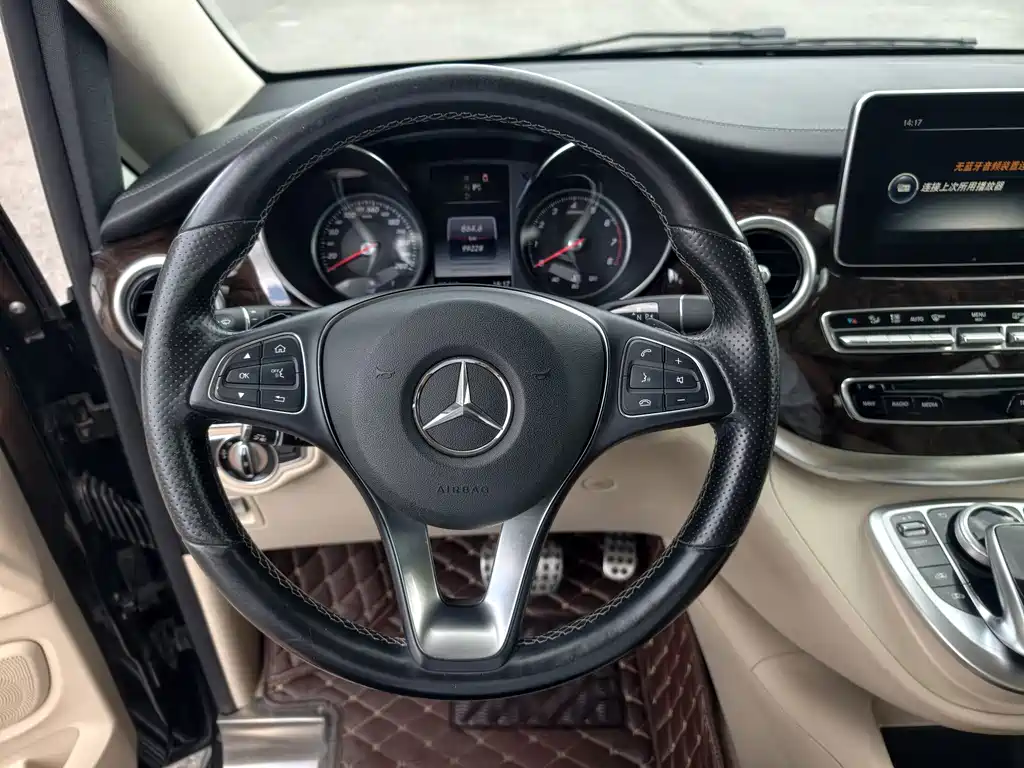 Mercedes-Benz V-Class — миниатюра 7